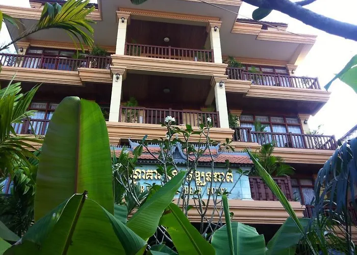 Angkor Vattanakpheap Hotel 3*